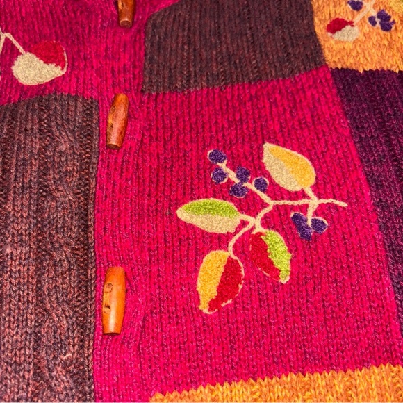 Erika Vtg Women’s SzM‎ Embroidered Fall Floral Toggle Button Cardigan Sweater - Picture 5 of 11